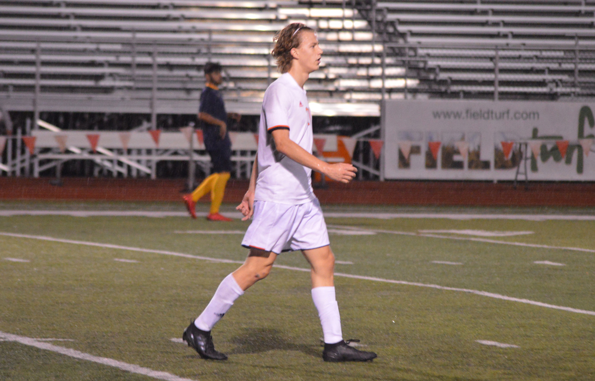 Jacobs' Hat-Trick Leads Baker to 4-1 Win Over William Penn in Heart Quarterfinals