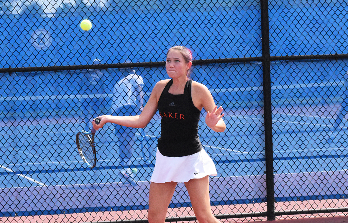 Women Defeat Tabor, 6-1 on Wednesday, Men Fall, 6-1