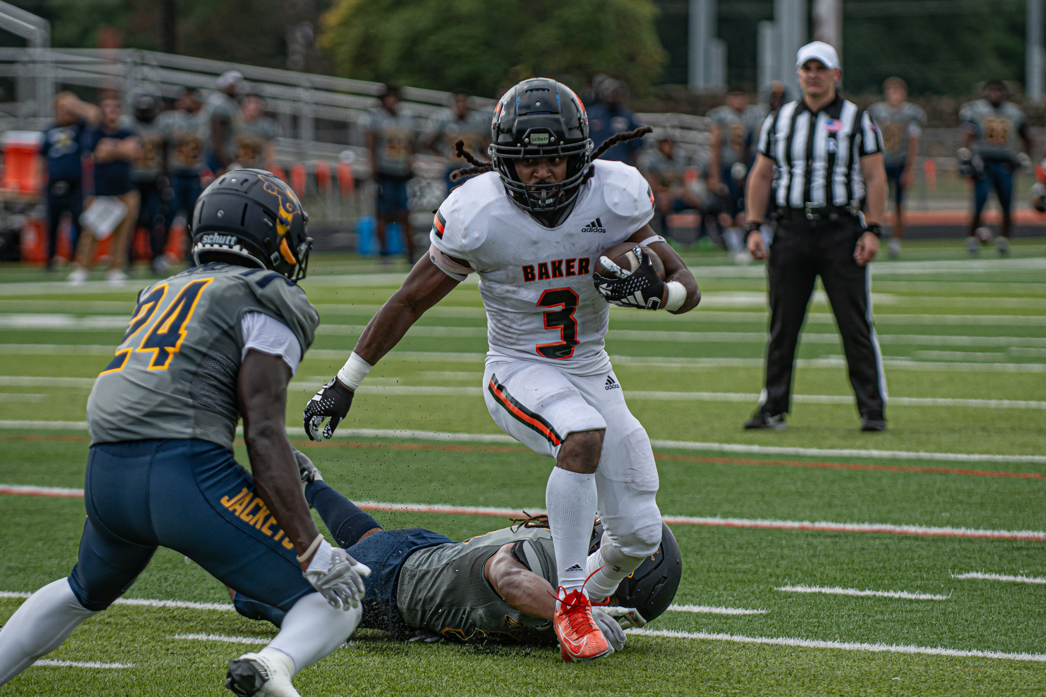 Wildcats Win Fourth Straight, Cruise to Road Victory over Spartans, 41-17