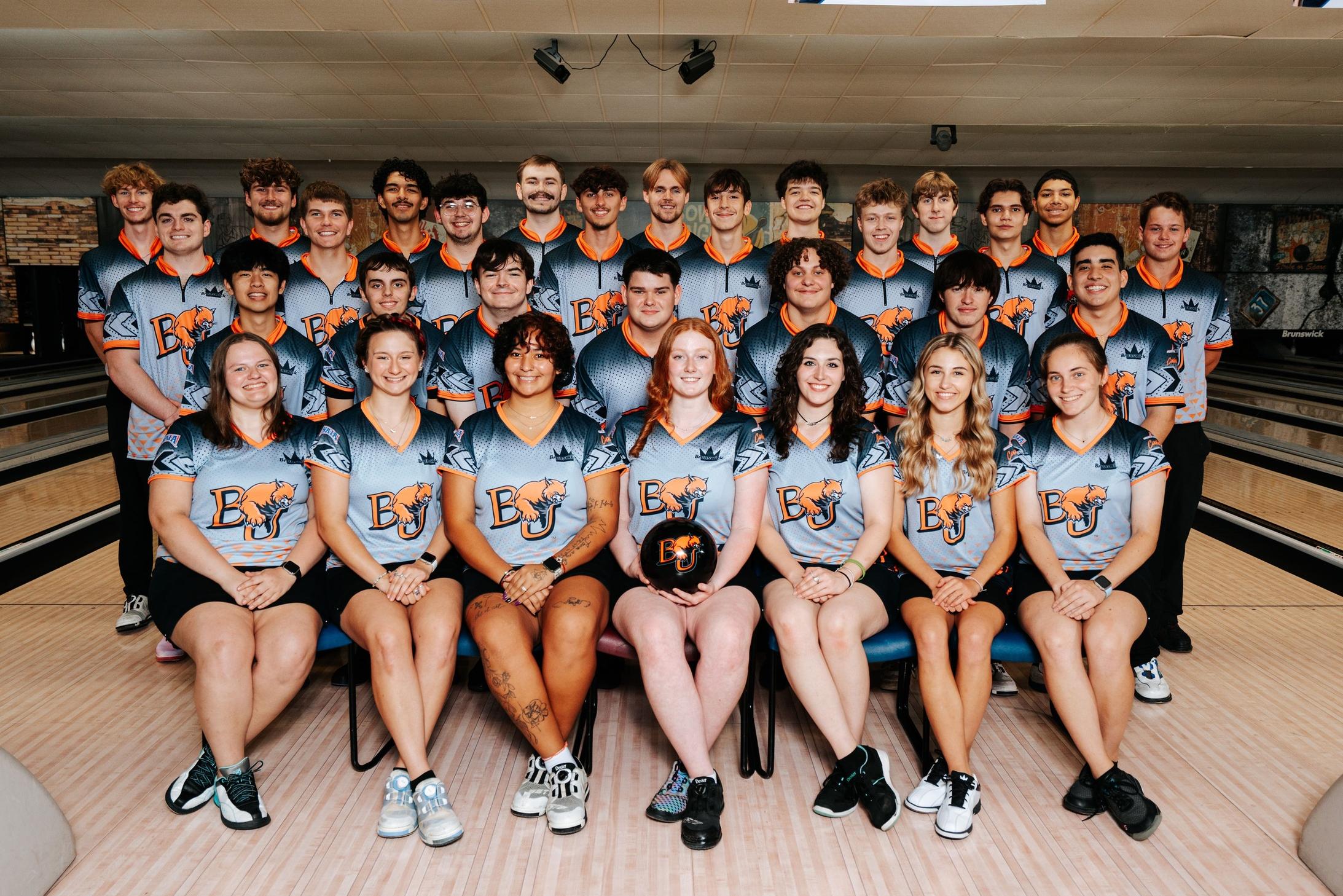 2025-26 Baker men's and women's bowling team picture